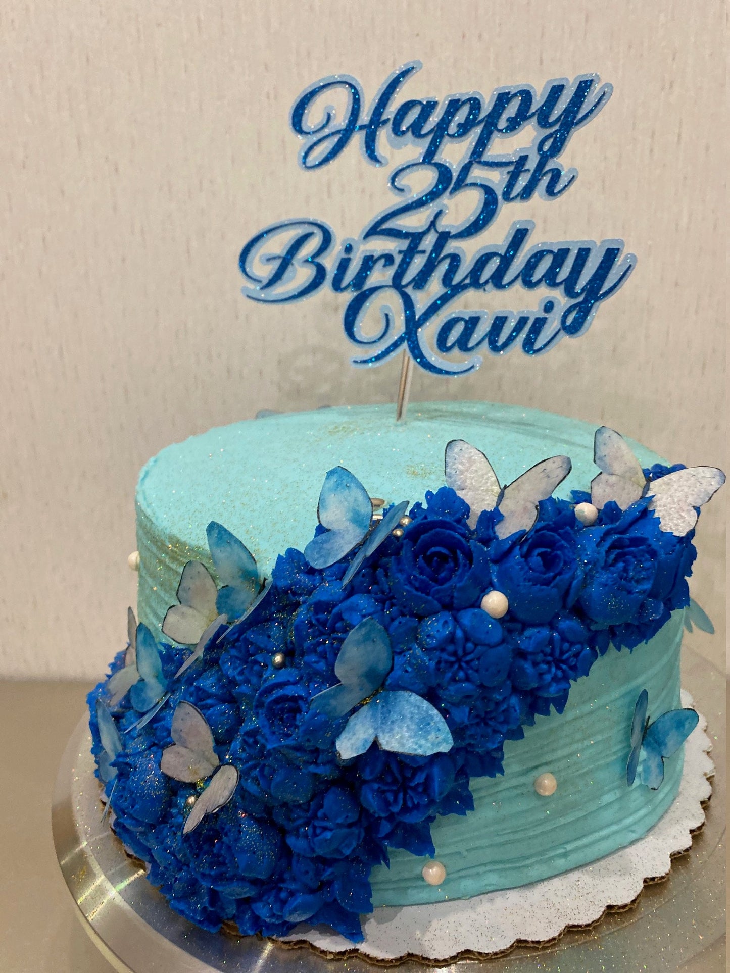 Edible Blue and Pink tones Butterflies Cakes or cupcakes decorations, Trending for Weddings,Birthdays,Baby showers, Gender reveals.